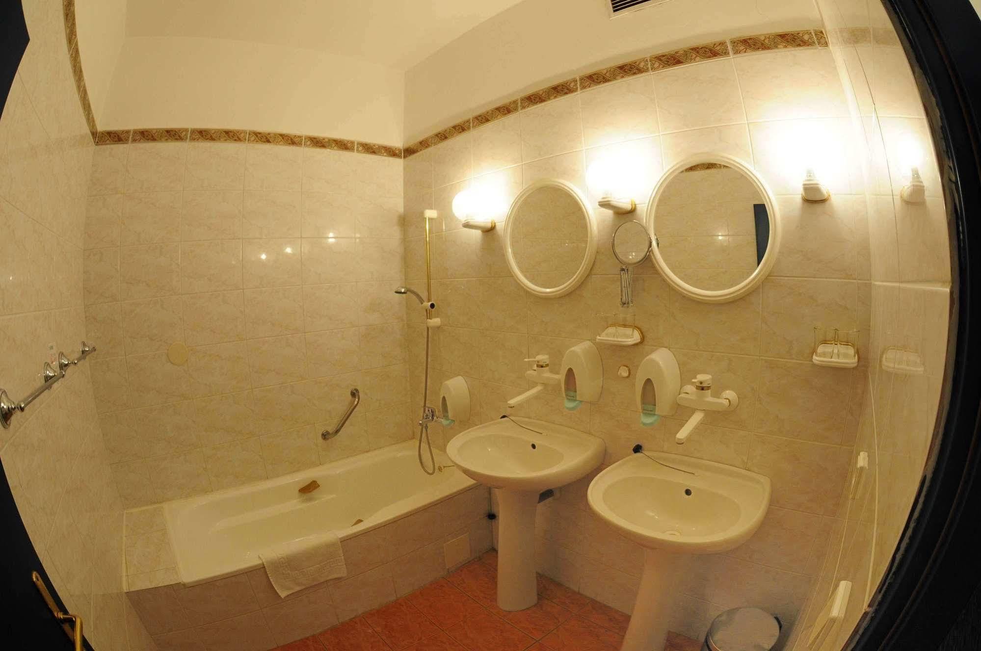 Interhotel America Písek Dış mekan fotoğraf